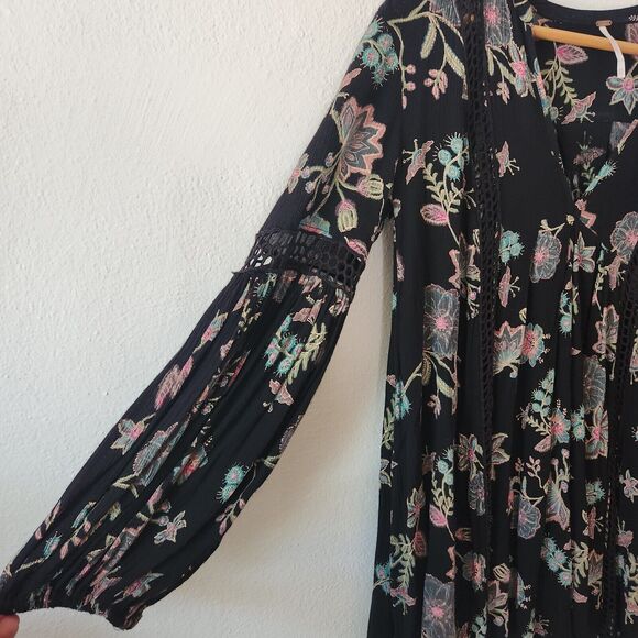 Free People Womens XS Just The Two Of Us Black Boho Tunic Peasant Floral Top - Picture 5 of 11